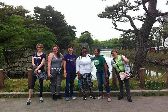Photo of a group of Chatham students posing at Wakayama Castle